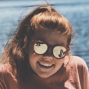 Meet your Posher, Avery